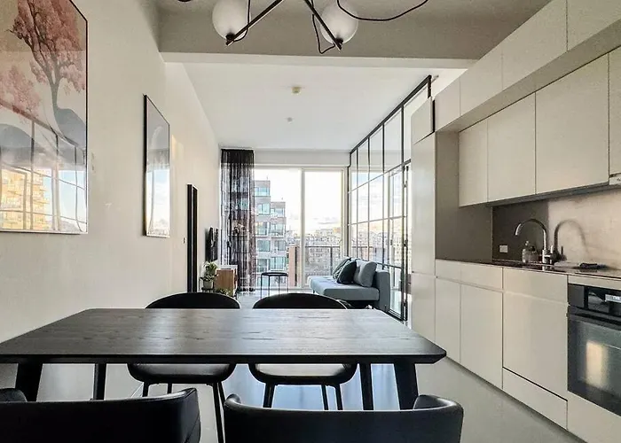 Chic Atelier With Breathtaking Waterfront Daire *