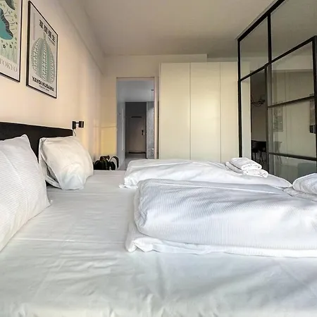 Chic Atelier With Breathtaking Waterfront *