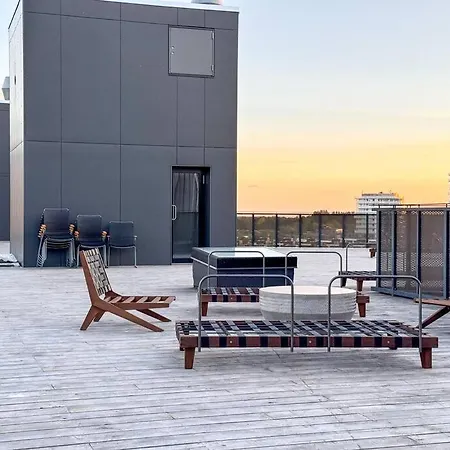 Chic Atelier With Breathtaking Waterfront Апартаменты
