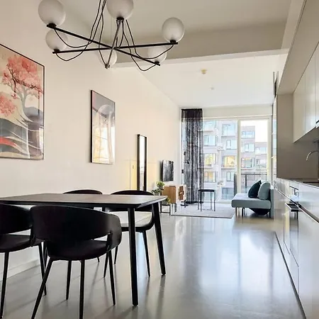 Chic Atelier With Breathtaking Waterfront Апартаменты