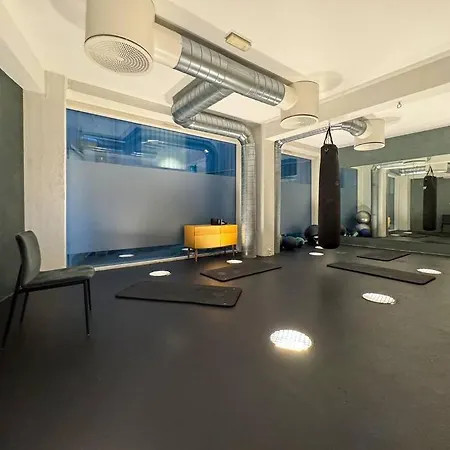شقة Chic Atelier With Breathtaking Waterfront