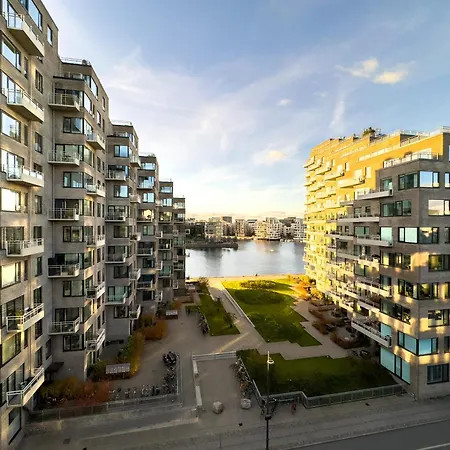 Chic Atelier With Breathtaking Waterfront Апартаменты