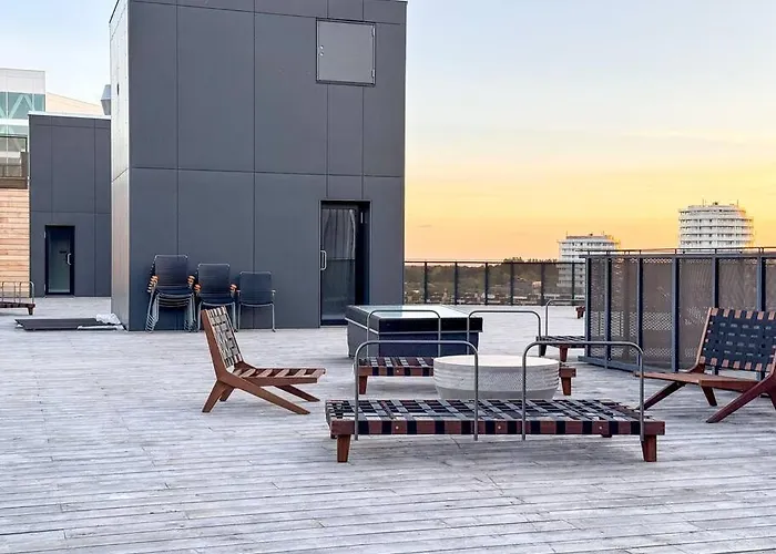 Chic Atelier With Breathtaking Waterfront Lägenhet