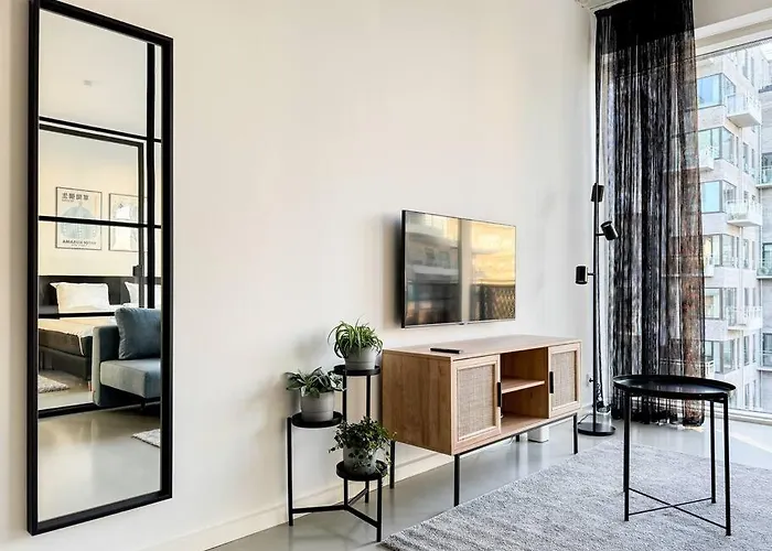 Chic Atelier With Breathtaking Waterfront *