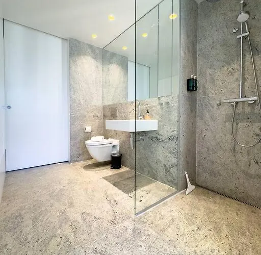 Chic Atelier With Breathtaking Waterfront