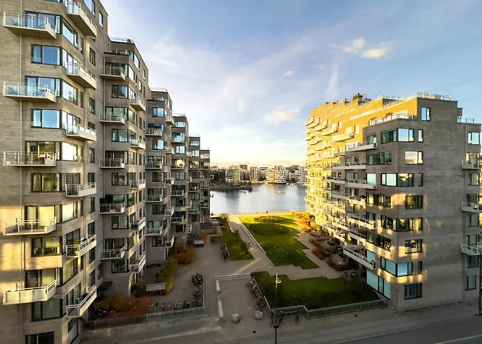 Chic Atelier With Breathtaking Waterfront Lägenhet